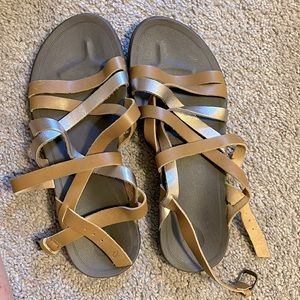 Olukai Womens Awe Awe Sandals Sz 8 (color: Sahara bubbly)